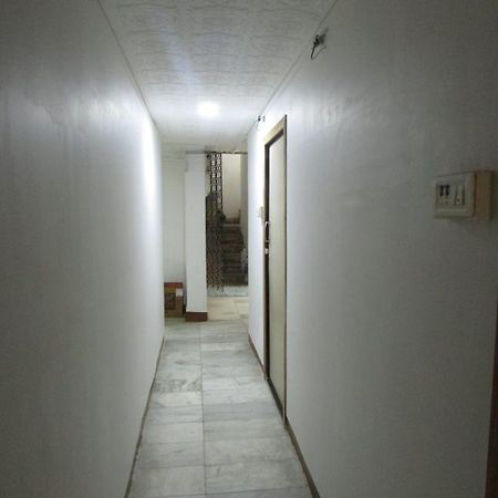Oyo 1458 Hotel Prince Palace Мумбаи Экстерьер фото
