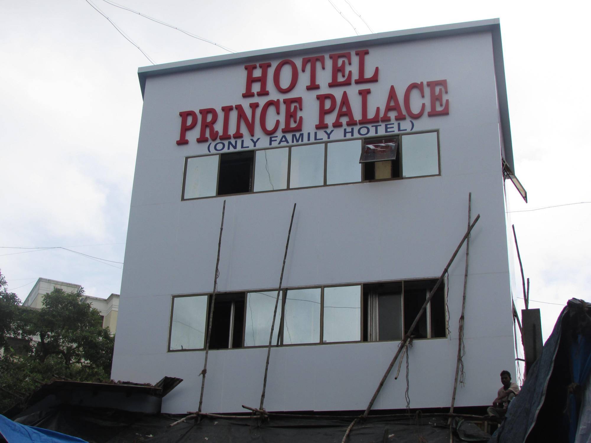 Oyo 1458 Hotel Prince Palace Мумбаи Экстерьер фото